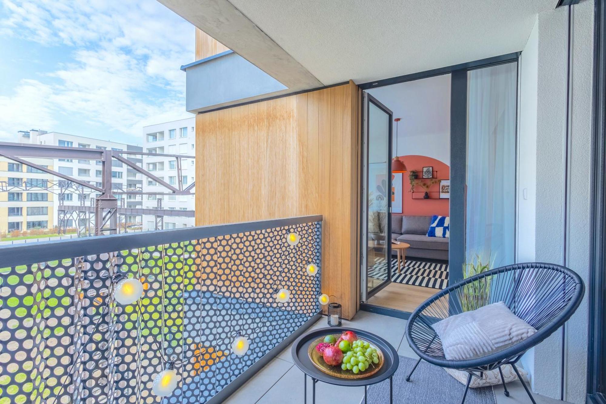 Design Apartment - Balcony, Free Parking, Yoga, 10 Mins To Center, By Gravity Prag Dış mekan fotoğraf