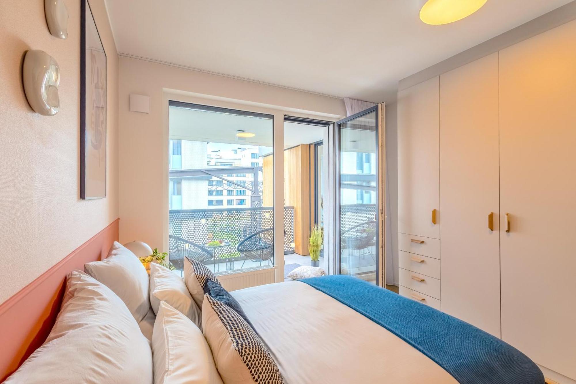 Design Apartment - Balcony, Free Parking, Yoga, 10 Mins To Center, By Gravity Prag Dış mekan fotoğraf
